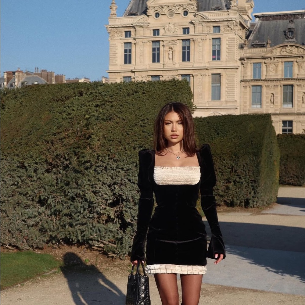 House of CB Black and Cream Mini “Azaria” Dress M NEW